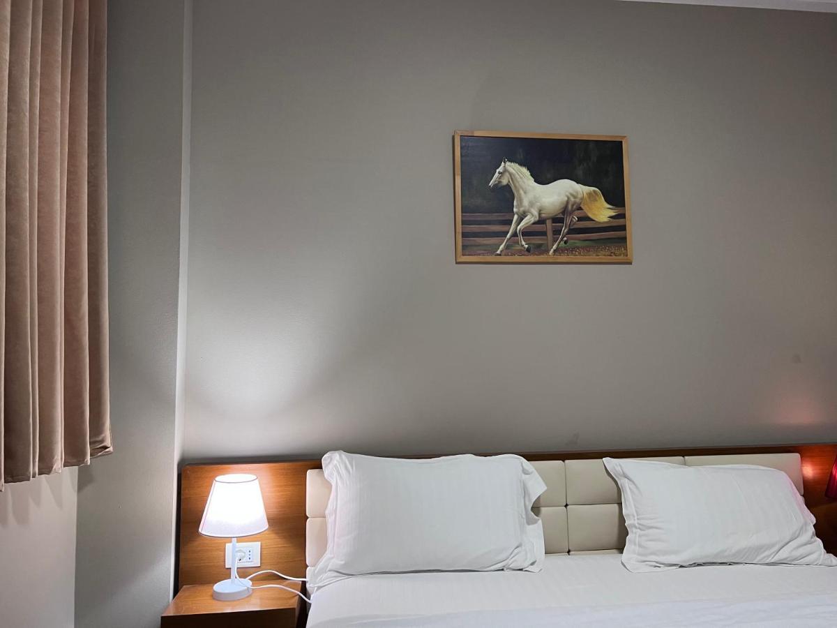 Bobi Hotel Shkodër Exteriör bild