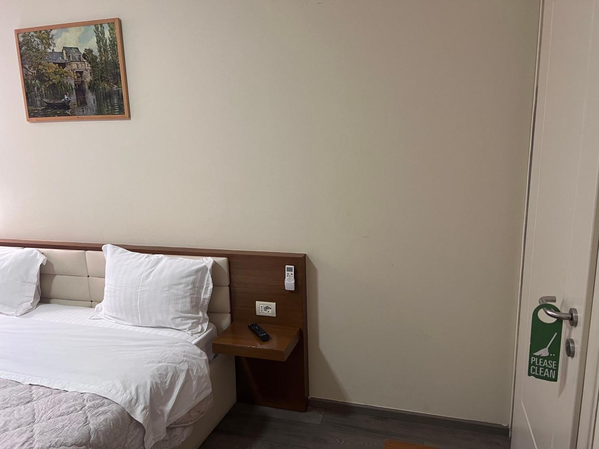 Bobi Hotel Shkodër Exteriör bild