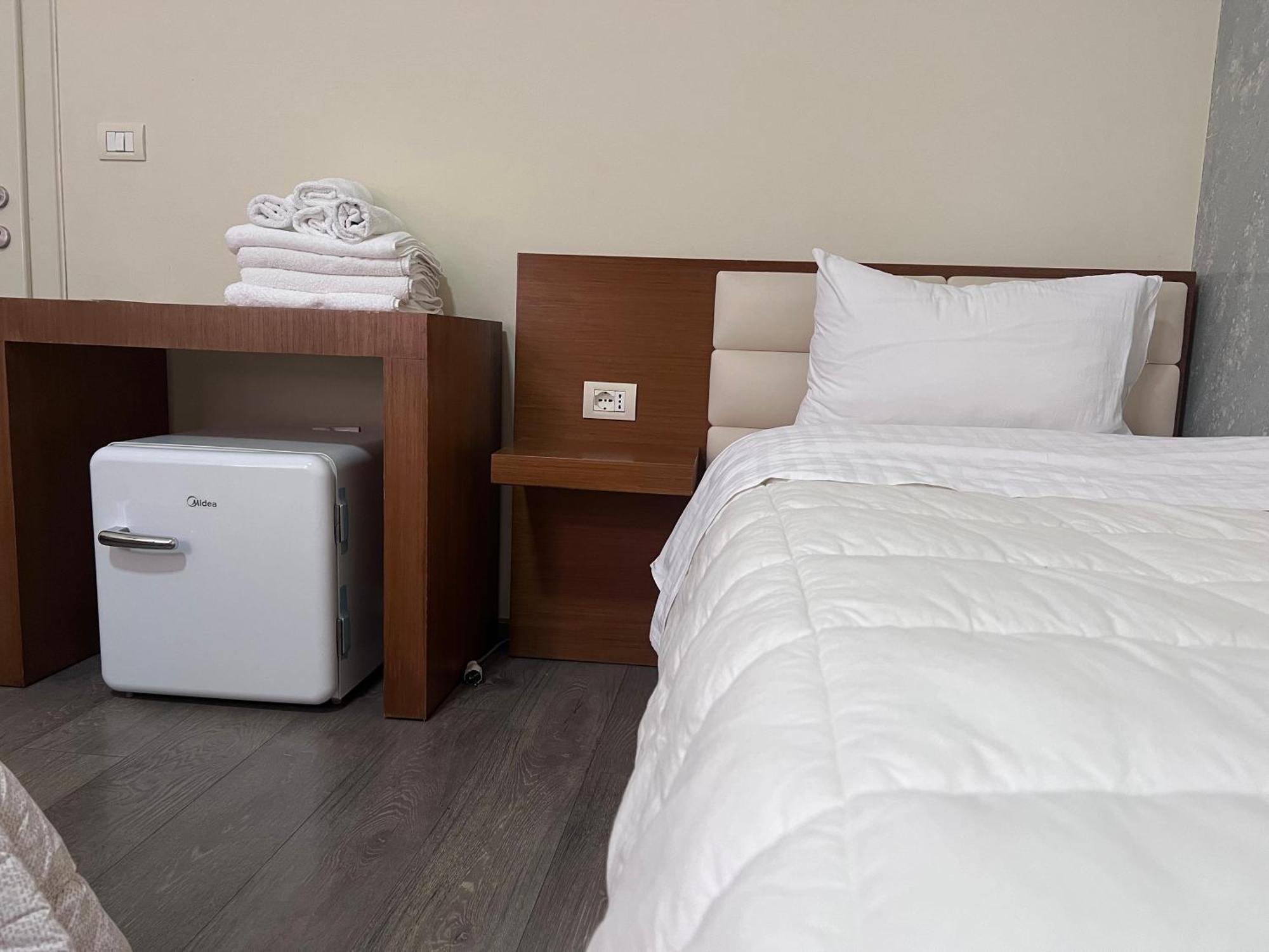Bobi Hotel Shkodër Exteriör bild
