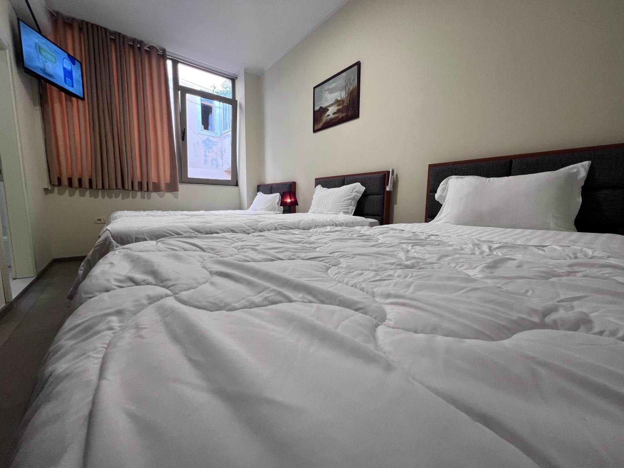 Bobi Hotel Shkodër Exteriör bild