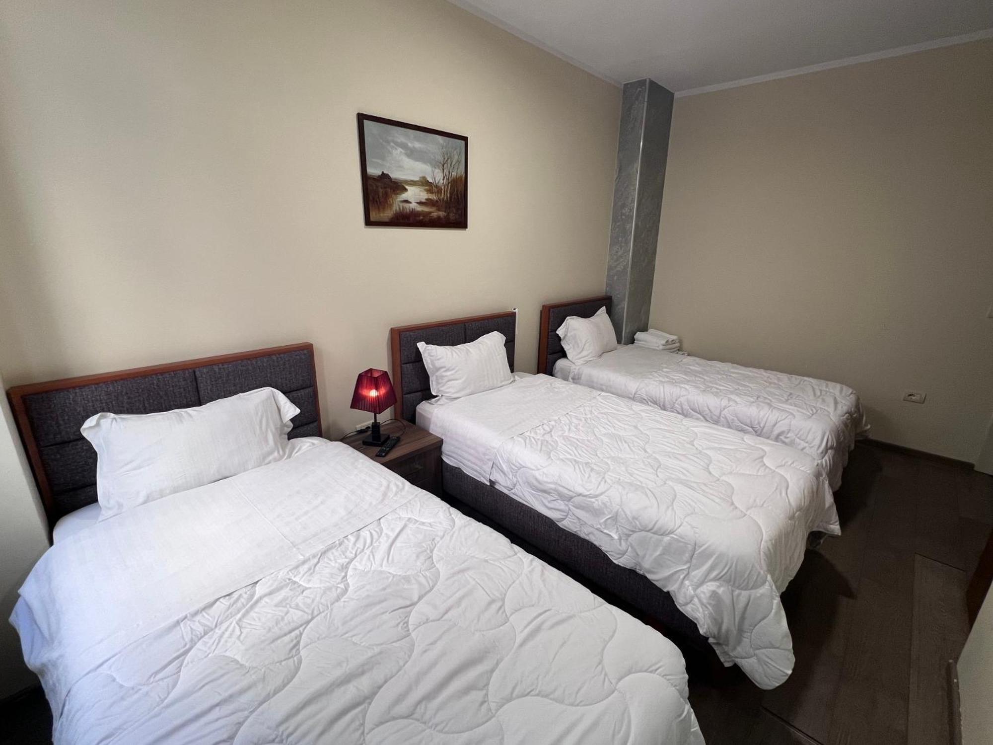 Bobi Hotel Shkodër Exteriör bild